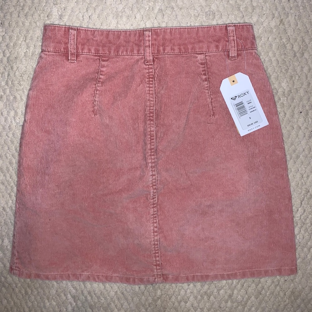 Pink Roxy skirt - Picture 2 of 4